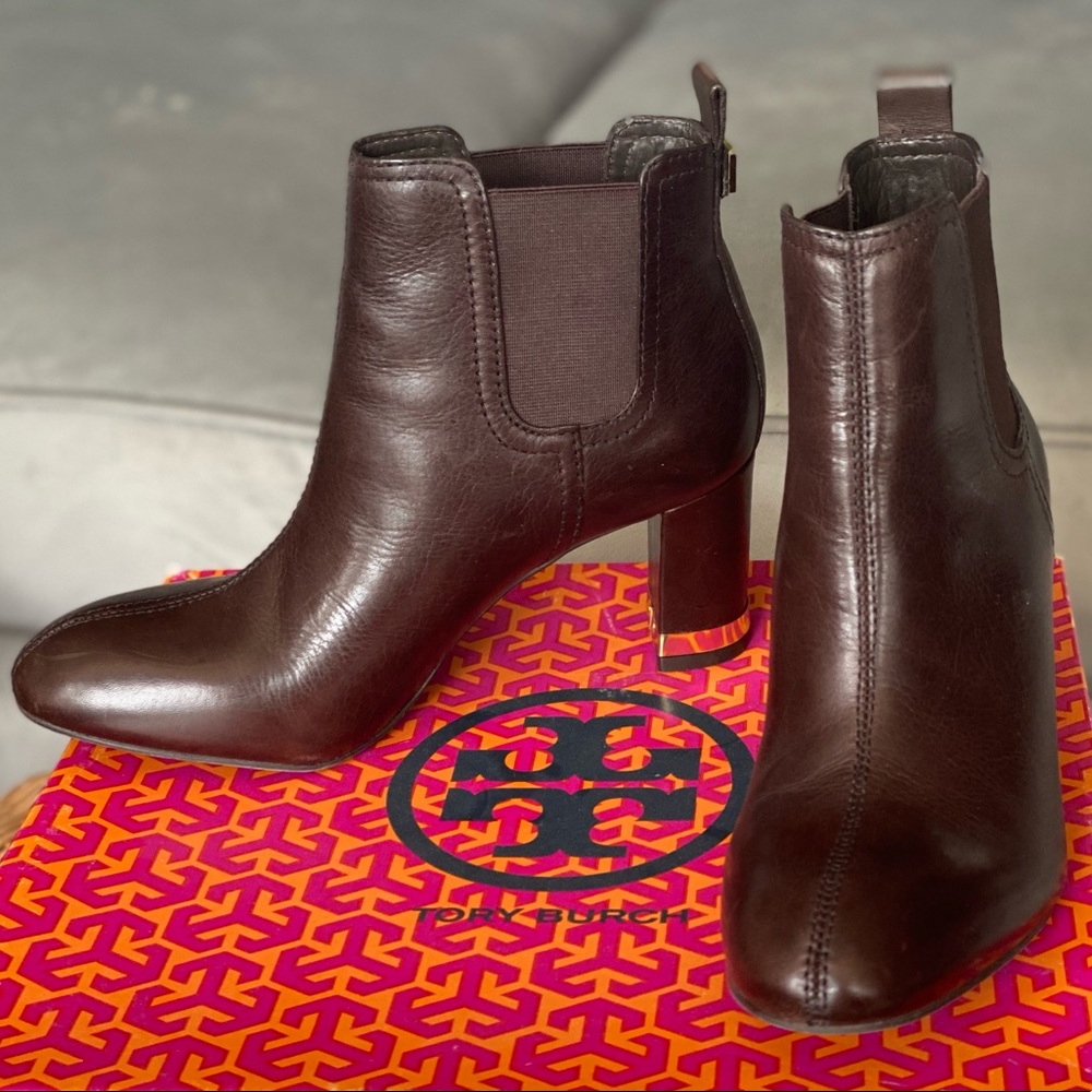 Ankle bootie vegan leather